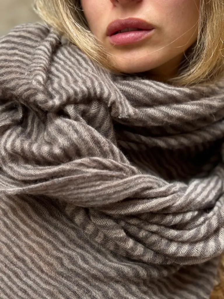 [2211] Pashmina Nisio